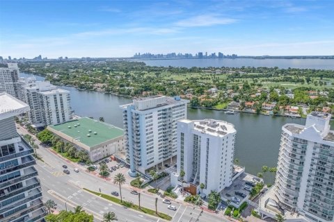 Copropriété à vendre à Miami Beach, Floride: 2 chambres, 112.23 m2 № 1944800 - photo 20
