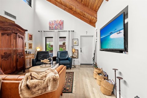 Condo in Miami, Florida, 2 bedrooms  № 2077946 - photo 7
