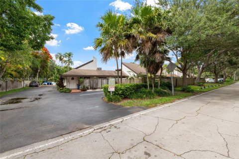 Condo in Miami, Florida, 2 bedrooms  № 2077946