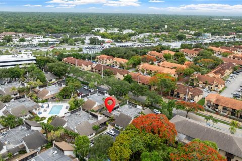 Condo in Miami, Florida, 2 bedrooms  № 2077946 - photo 26