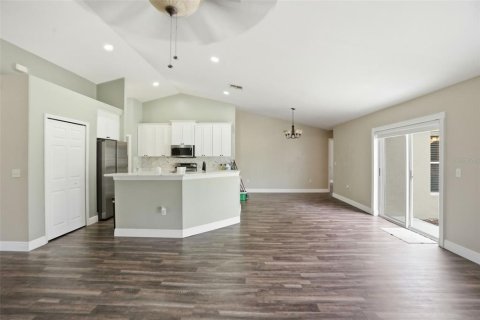 House in Spring Hill, Florida 4 bedrooms, 207.73 sq.m. № 2223100 - photo 22