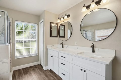 House in Spring Hill, Florida 4 bedrooms, 207.73 sq.m. № 2223100 - photo 5