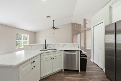 House in Spring Hill, Florida 4 bedrooms, 207.73 sq.m. № 2223100 - photo 26