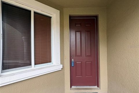 Townhouse in Fort Myers, Florida 3 bedrooms, 158.58 sq.m. № 2379328 - photo 4