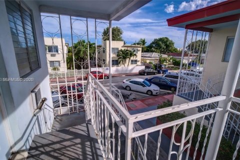 House in Miami Beach, Florida 1 bedroom, 784.65 sq.m. № 2063581 - photo 12