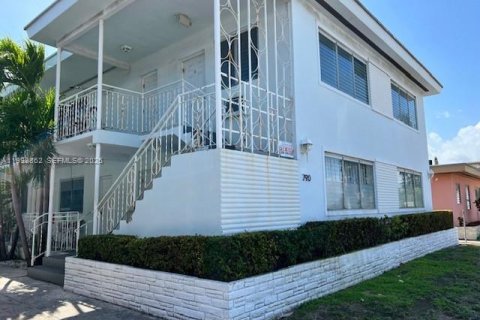 House in Miami Beach, Florida 1 bedroom, 784.65 sq.m. № 2063581 - photo 14