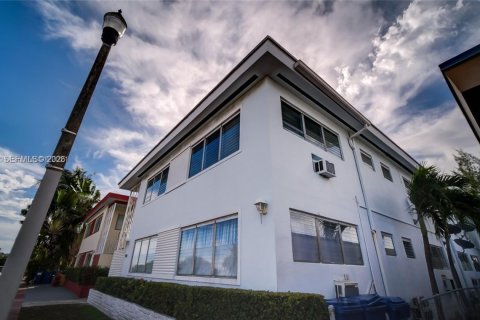 House in Miami Beach, Florida 1 bedroom, 784.65 sq.m. № 2063581 - photo 6