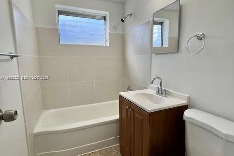 House in Miami Beach, Florida 1 bedroom, 784.65 sq.m. № 2063581 - photo 5