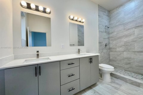 Casa en alquiler en Miami, Florida, 3 dormitorios, 102.19 m2 № 2173370 - foto 12