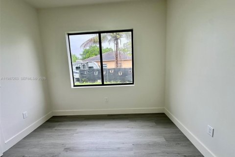 Casa en alquiler en Miami, Florida, 3 dormitorios, 102.19 m2 № 2173370 - foto 11