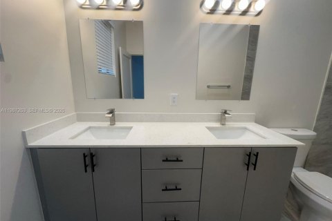 Casa en alquiler en Miami, Florida, 3 dormitorios, 102.19 m2 № 2173370 - foto 17