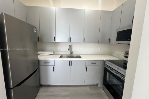 Casa en alquiler en Miami, Florida, 3 dormitorios, 102.19 m2 № 2173370 - foto 20