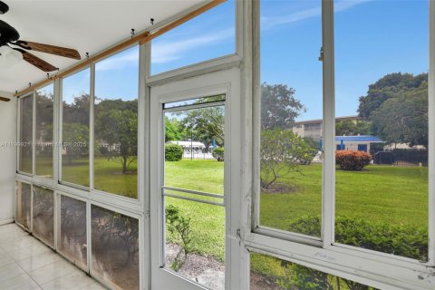 Copropriété à vendre à Coconut Creek, Floride: 1 chambre, 74.14 m2 № 1684240 - photo 15