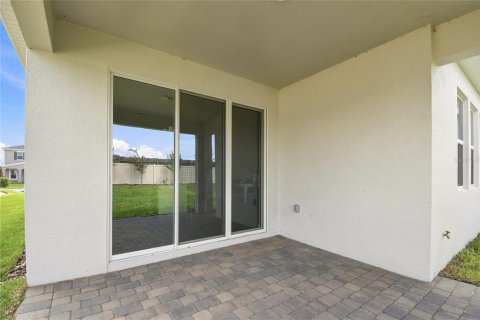 House in Apopka, Florida 5 bedrooms, 289.86 sq.m. № 2140343 - photo 11
