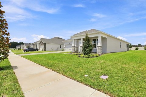 House in Apopka, Florida 5 bedrooms, 289.86 sq.m. № 2140343 - photo 17