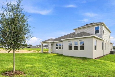 House in Apopka, Florida 5 bedrooms, 289.86 sq.m. № 2140343 - photo 15