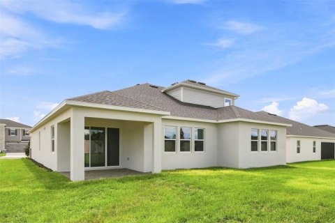 House in Apopka, Florida 5 bedrooms, 289.86 sq.m. № 2140343 - photo 13