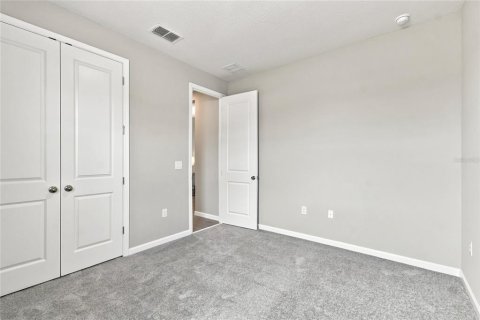 House in Apopka, Florida 5 bedrooms, 289.86 sq.m. № 2140343 - photo 29