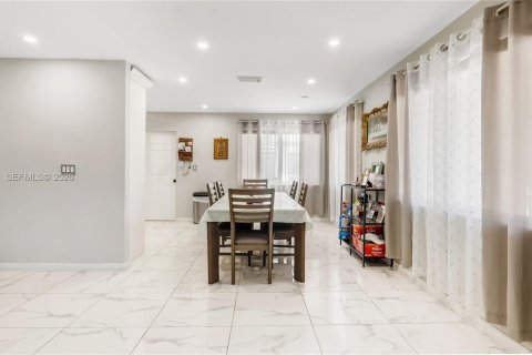 Villa ou maison à vendre à Fort Lauderdale, Floride: 3 chambres, 165.37 m2 № 1995690 - photo 7