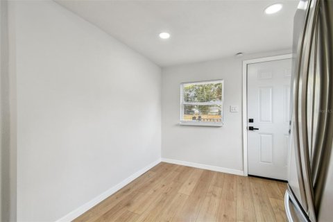 House in Saint Petersburg, Florida 3 bedrooms, 105.44 sq.m. № 1847952 - photo 18