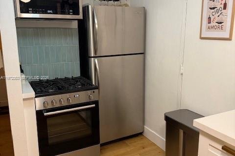 Condo in Miami Beach, Florida, 1 bedroom  № 2042326 - photo 11