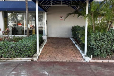 Condo in Miami Beach, Florida, 1 bedroom  № 2042326 - photo 3