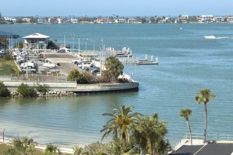 Condo in Belleair Bluffs, Florida, 2 bedrooms  № 1547532 - photo 9