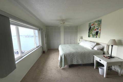 Condo in Belleair Bluffs, Florida, 2 bedrooms  № 1547532 - photo 5