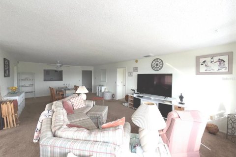 Condo in Belleair Bluffs, Florida, 2 bedrooms  № 1547532 - photo 29