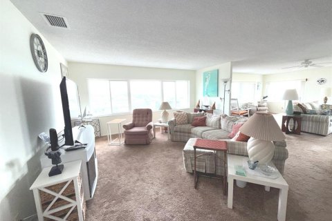 Condo in Belleair Bluffs, Florida, 2 bedrooms  № 1547532 - photo 30