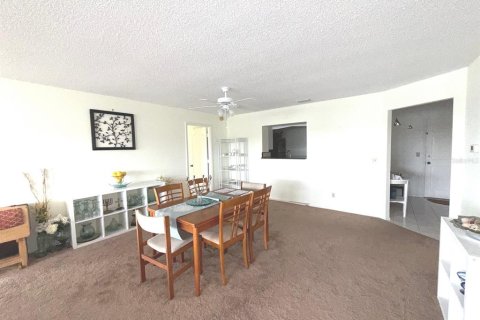 Condo in Belleair Bluffs, Florida, 2 bedrooms  № 1547532 - photo 20