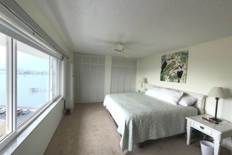 Condo in Belleair Bluffs, Florida, 2 bedrooms  № 1547532 - photo 7