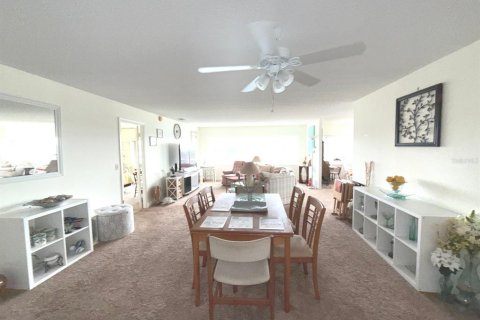 Condo in Belleair Bluffs, Florida, 2 bedrooms  № 1547532 - photo 22