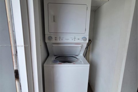 Apartment in St. Lucie, Florida 2 bedrooms, 144.93 sq.m. № 2029748 - photo 4