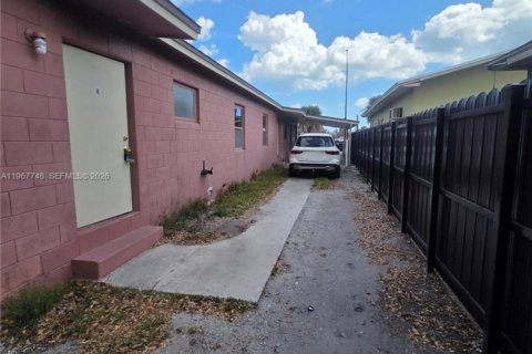 Apartment in St. Lucie, Florida 2 bedrooms, 144.93 sq.m. № 2029748 - photo 16