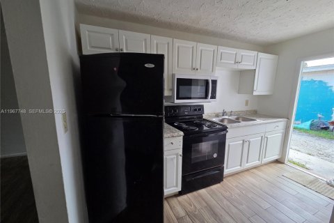 Apartment in St. Lucie, Florida 2 bedrooms, 144.93 sq.m. № 2029748