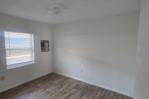 Apartment in St. Lucie, Florida 2 bedrooms, 144.93 sq.m. № 2029748 - photo 12