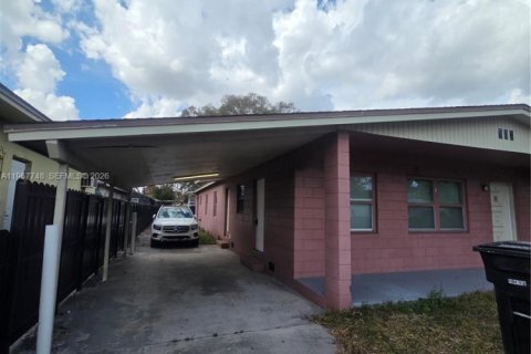 Apartment in St. Lucie, Florida 2 bedrooms, 144.93 sq.m. № 2029748 - photo 19