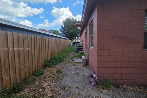 Apartment in St. Lucie, Florida 2 bedrooms, 144.93 sq.m. № 2029748 - photo 17