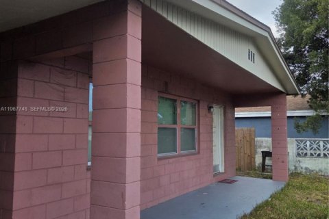 Apartment in St. Lucie, Florida 2 bedrooms, 144.93 sq.m. № 2029748 - photo 18