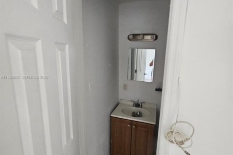 Снять в аренду коммерческую недвижимость в Вест-Парк, Флорида 124.49м2, № 2044961 - фото 8