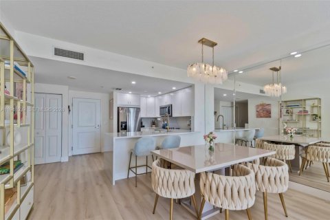 Copropriété à vendre à Miami, Floride: 1 chambre, 79.9 m2 № 1998682 - photo 5