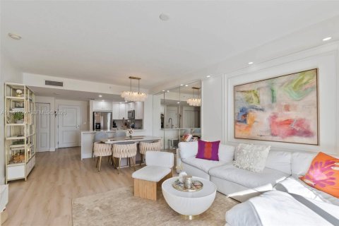 Copropriété à vendre à Miami, Floride: 1 chambre, 79.9 m2 № 1998682 - photo 2