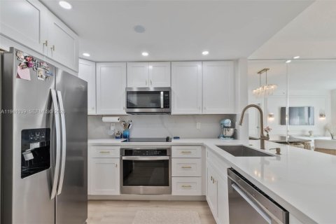 Copropriété à vendre à Miami, Floride: 1 chambre, 79.9 m2 № 1998682 - photo 7