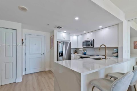 Copropriété à vendre à Miami, Floride: 1 chambre, 79.9 m2 № 1998682 - photo 6