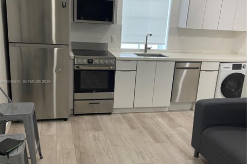 Condo in Miami Beach, Florida, 1 bedroom  № 2027032
