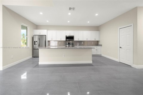 Купить виллу или дом в Лихай-Эйкерс, Флорида 3 спальни, 166.48м2, № 1970414 - фото 15