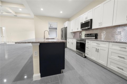 Купить виллу или дом в Лихай-Эйкерс, Флорида 3 спальни, 166.48м2, № 1970414 - фото 26