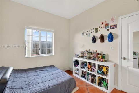 House in Miami, Florida 3 bedrooms, 138.05 sq.m. № 2055906 - photo 25