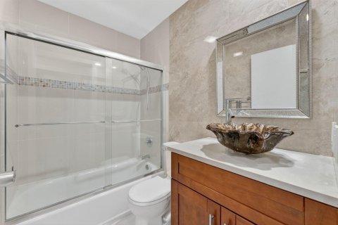 Condo in Weston, Florida, 2 bedrooms  № 2086914 - photo 13